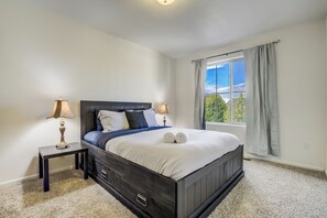 4 bedrooms, iron/ironing board, free WiFi, bed sheets