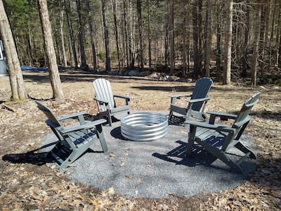 ADK Getaway "Pine Tree Retreat" 1 bedroom cottage 1 mile from Adirondacks