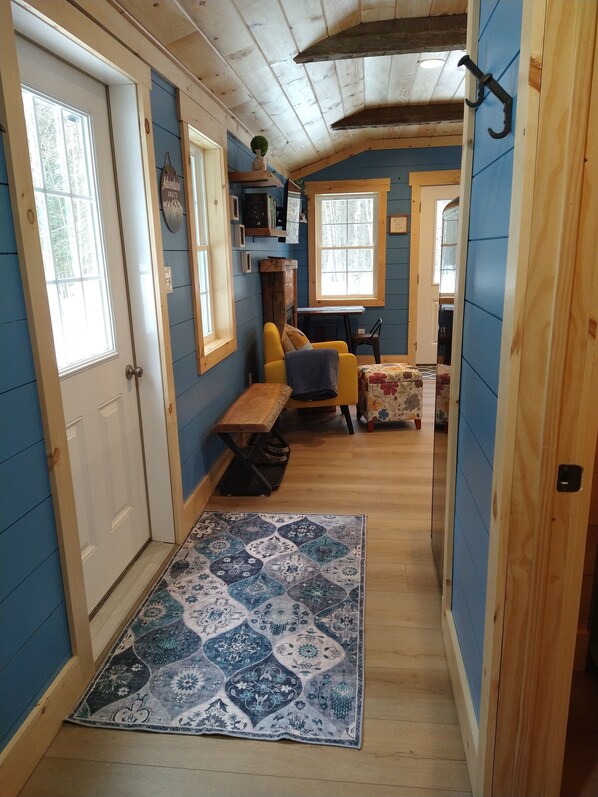 Interior - ADK Getaway "Pine Tree Retreat" 1 bedroom cottage 1 mile from Adirondacks (Malone)