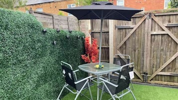 House | Outdoor dining