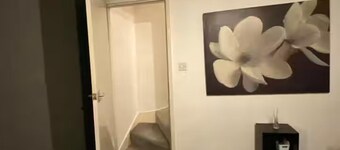 Cosy 2 Bed House - Sleeps 3, Parking & Garden