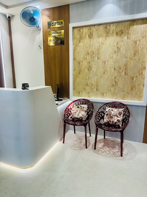 Quầy tiếp tân