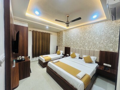 Hotel Deep Palace