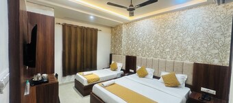 Hotel Deep Palace