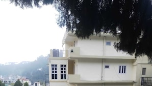 Pintu masuk hartanah