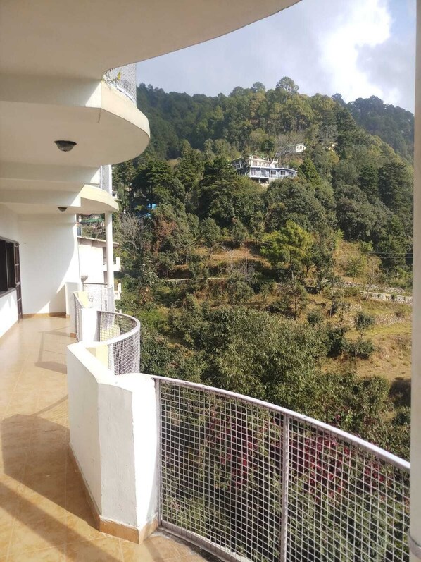 Quang cảnh ban công