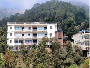 Mặt tiền nơi lưu trú