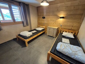 2 bedrooms