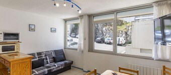 Cozy Studio for 4 at Gourette slopes