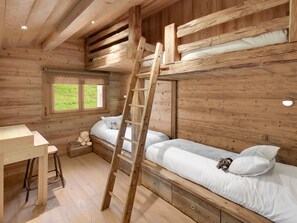 6 bedrooms, free WiFi, bed sheets