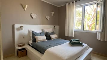 3 bedrooms, iron/ironing board, travel cot, WiFi