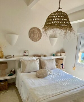 3 bedrooms, iron/ironing board, travel cot, WiFi