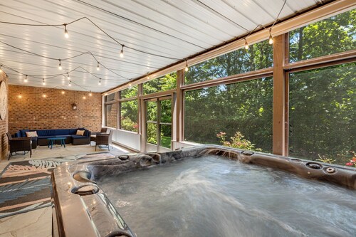 The Huntly Estate · Pool, Fire Pits, Large Groups