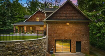 The Huntly Estate | Asheville Retreat | The Lodge + The Grange | Weddings & Events