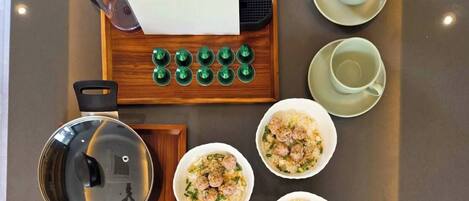 Maison, vue mer | Restauration dans la chambre