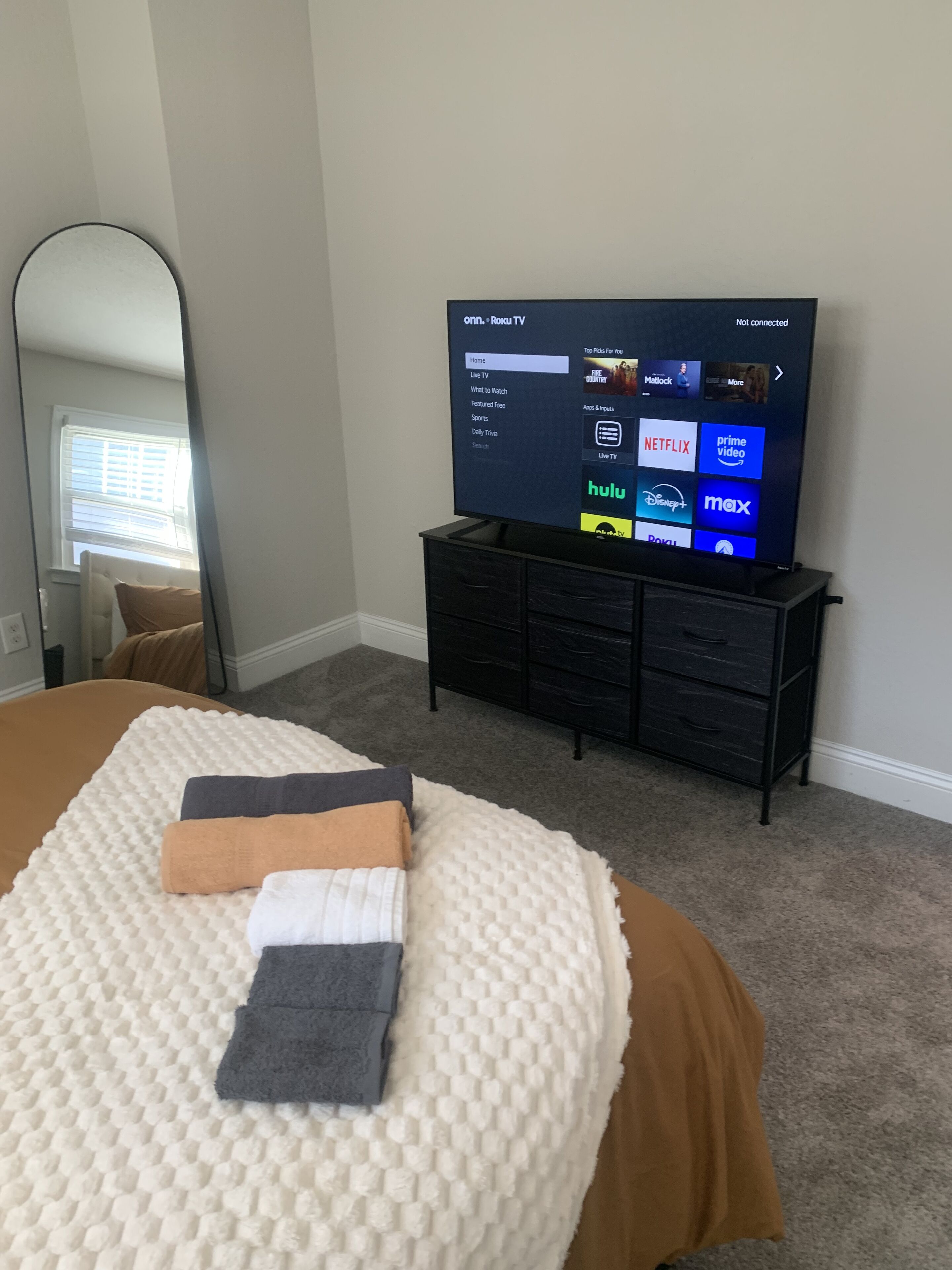 2 habitaciones, tabla de planchar con plancha, wifi y ropa de cama 