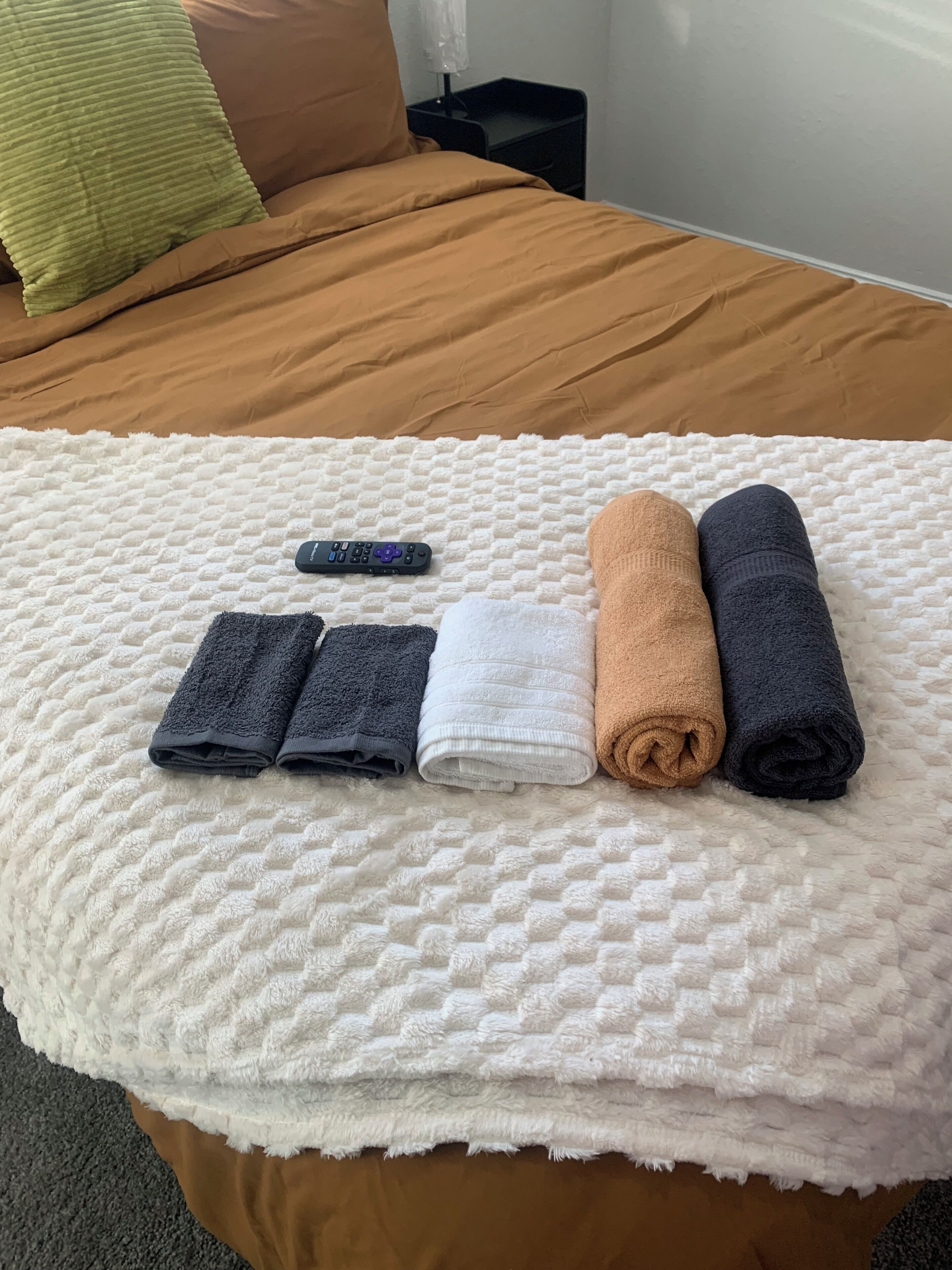 2 slaapkamers, een strijkplank/strijkijzer, wifi, beddengoed