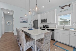 Fridge, microwave, oven, stovetop - Breezy Bungalow Pet-Friendly With Community Amenities (Corolla)