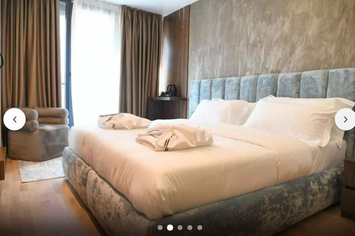 Standard Double Room, Mountain View | In-room safe, iron/ironing board, free WiFi
