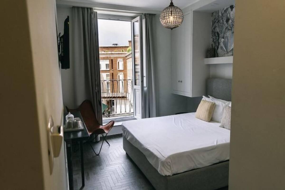 In-room safe, iron/ironing board, free WiFi