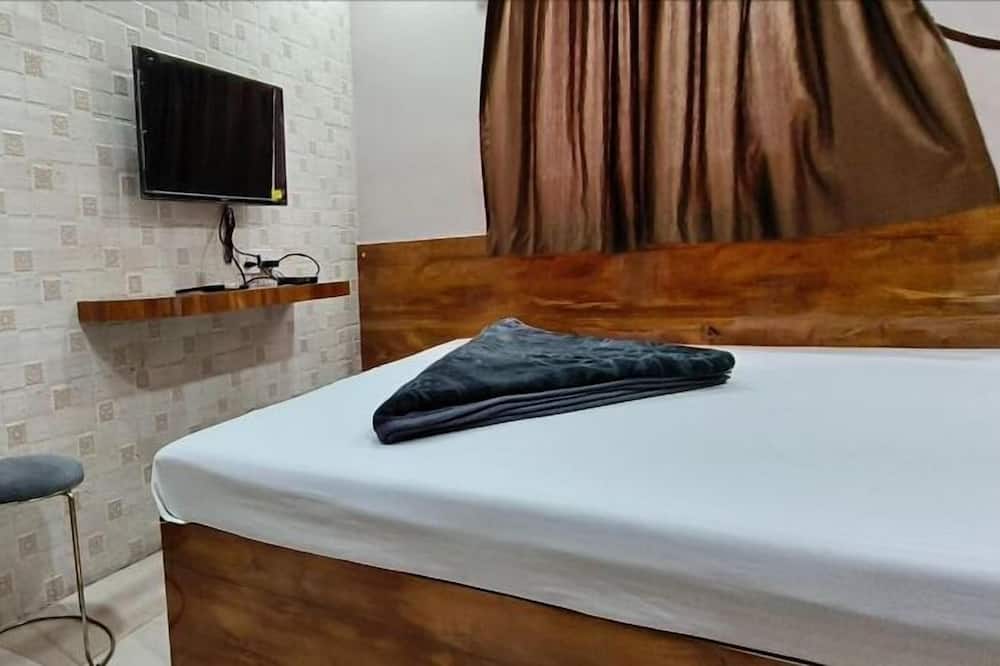 HOTEL SOCIETY