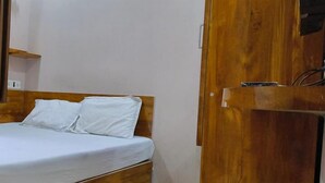 Kamar Double Standar