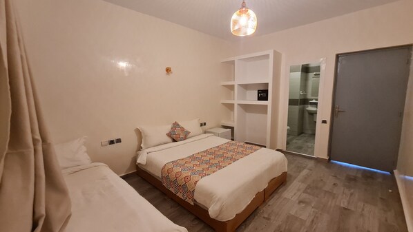 Classic Double Room | In-room safe, blackout drapes, free WiFi