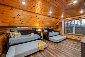 5 bedrooms, iron/ironing board, free WiFi, bed sheets