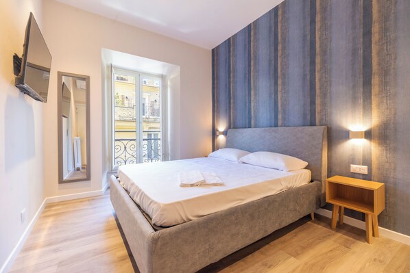 In-room safe, desk, laptop workspace, blackout curtains