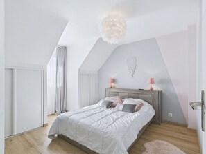 4 habitaciones, tabla de planchar con plancha y wifi gratis