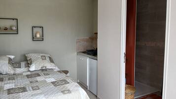 1 chambre, fer et planche à repasser, Wi-Fi, draps fournis