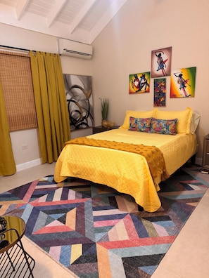 4 bedrooms, iron/ironing board, WiFi, bed sheets - Charming 4-bedroom bungalow with WiFi, AC in lovely St. Ann Parish close to Ochi (St. Ann Parish)