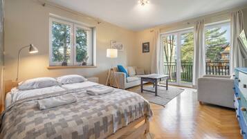Comfort Studio Suite, Balcony | Iron/ironing board, free WiFi