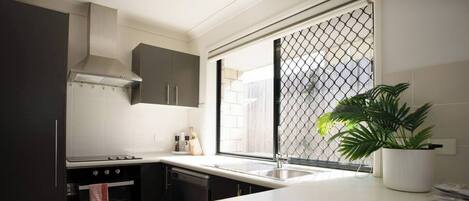 冰箱、烤箱、炉灶、洗碗机