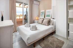 1 habitación, tabla de planchar con plancha, wifi gratis y ropa de cama