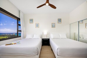 1 bedroom, iron/ironing board, free WiFi, bed sheets - Remodeled Penthouse w/ Ocean & Diamond Head Views (Honolulu)