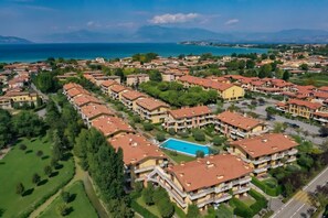 Front of property - Villaggio dei Fiori - App. Primula (Sirmione)