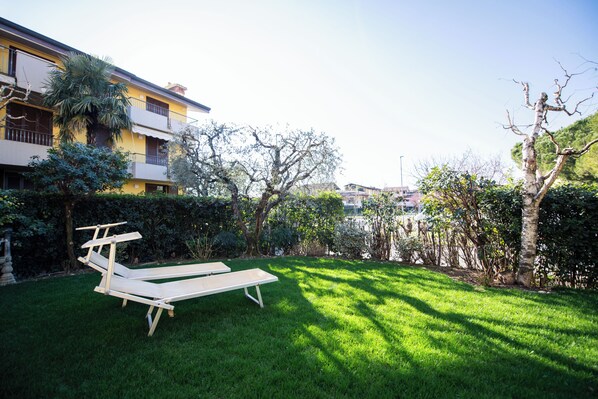 Basic Apartment, Patio, Garden View | Terrace/patio - Villaggio dei Fiori - App. Primula (Sirmione)