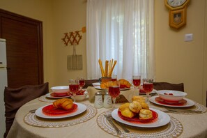 Villa, 3 Bedrooms | Dining - Amazing Villa in Pano Platres Cyprus (Platres)