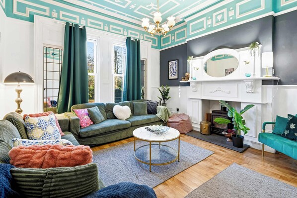 TV, fireplace, offices