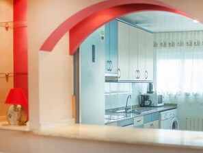 Fridge, microwave, oven, dishwasher - R142 Manila Resort Centrales (Calafell)