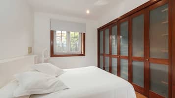 3 dormitorios, tabla de planchar con plancha, wifi y ropa de cama
