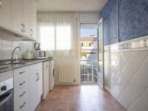 Réfrigérateur, micro-ondes, four, lave-vaisselle