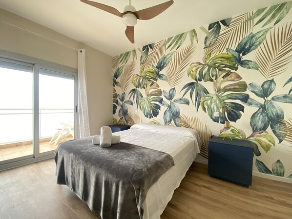 2 slaapkamers, een strijkplank/strijkijzer, internet, beddengoed