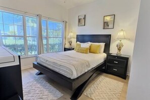 7 bedrooms, WiFi, bed sheets