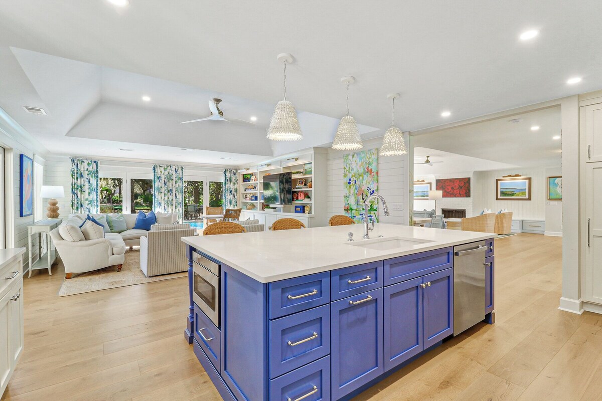 FULLY RENOVATED, Gorgeous 3 Bedroom Sea Pines Home - Private Pool - Golf View