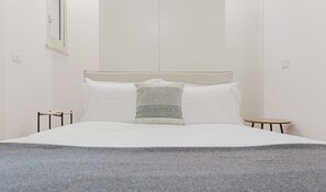1 bedroom, down duvets, free WiFi, bed sheets - Acquamarina Apartment  (Trapani)