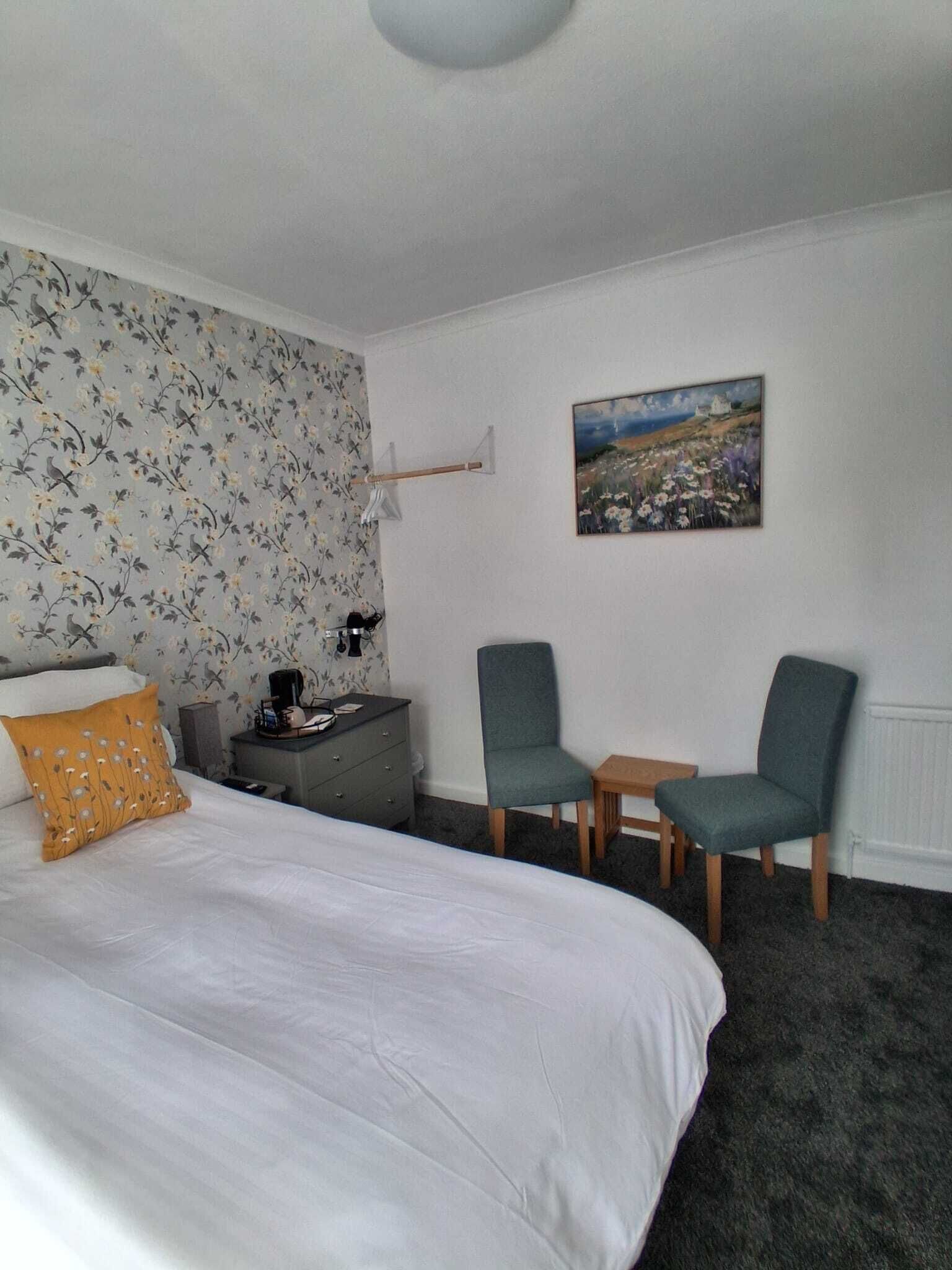 Chambre Deluxe double | Fer et planche à repasser, accès au Wi-Fi (inclus)