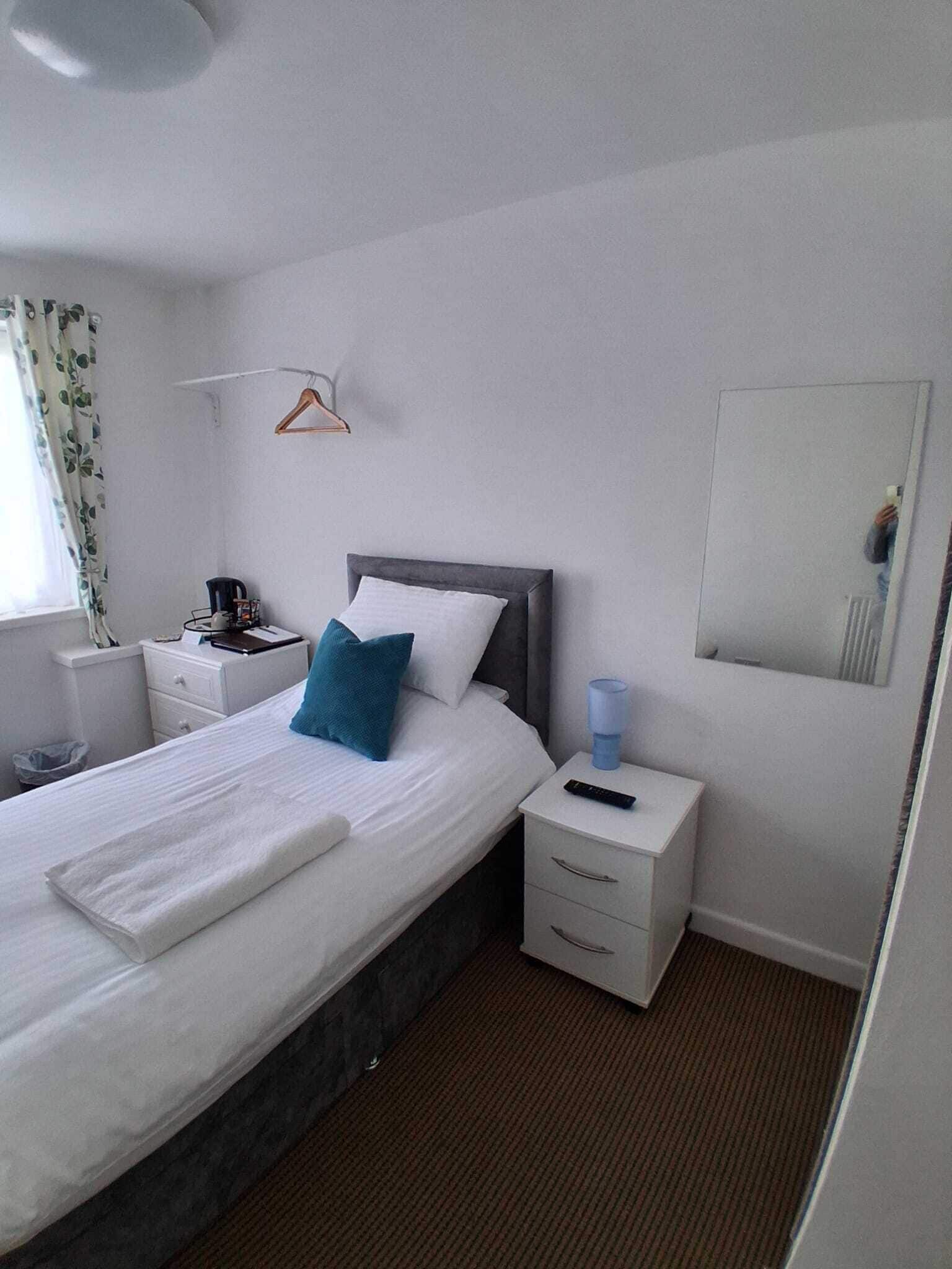 Standard Single Room | Iron/ironing board, free WiFi