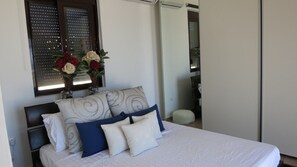 2 chambres, fer et planche à repasser, Wi-Fi gratuit, draps fournis